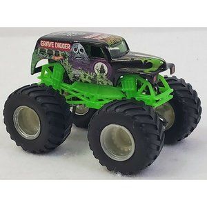 2009 Hot Wheels Grave Digger Monster Jam VGC 1:64 4 Time Champ Part Of Hauler